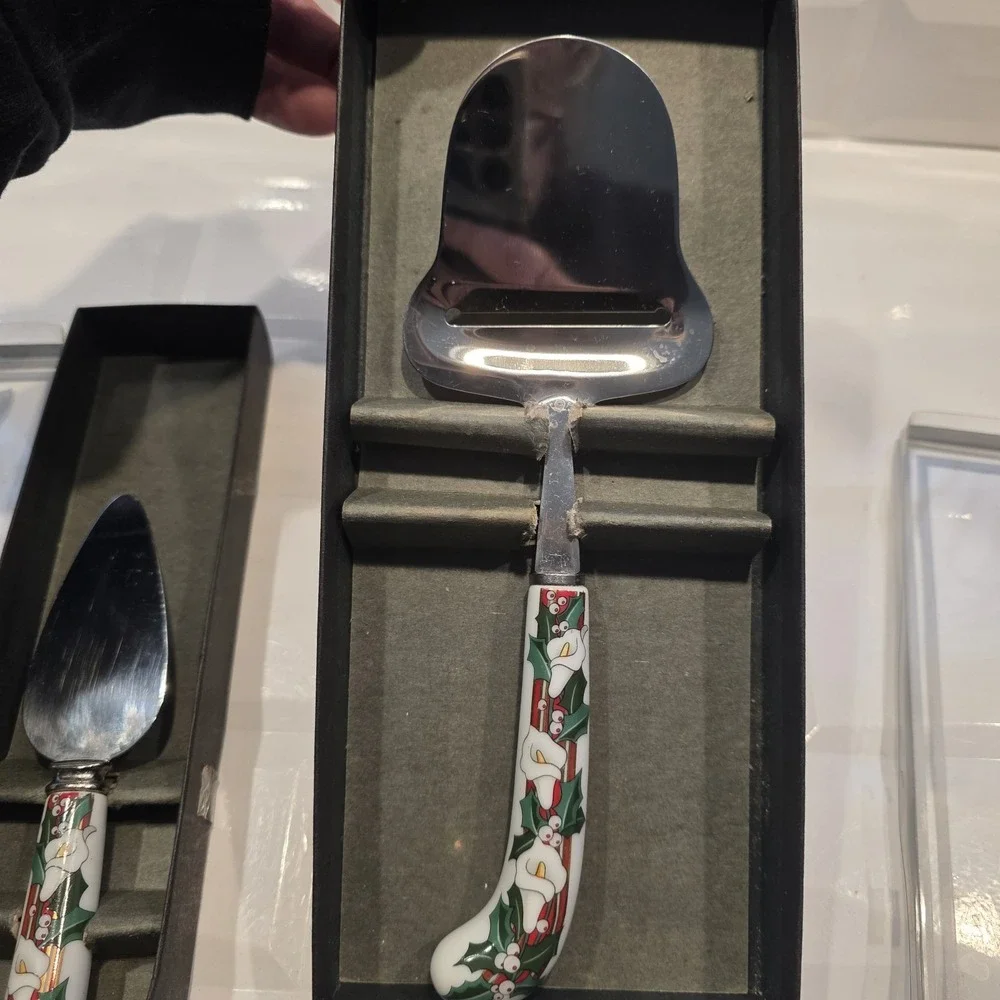 Sheffield Christmas‎ White Calla Lilies Stainless 2-piece Cheese Plane & Server